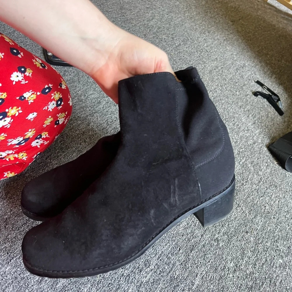 STUART WEITZMAN Easyon Reserve suede and neoprene ankle boots, size 6.5 - Picture 5 of 7